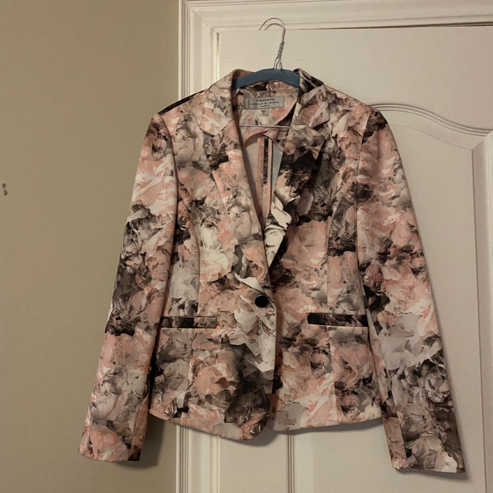 Stylish suit jacket by Tahari.
